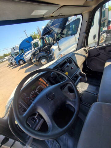 2020 Freightliner M2 106