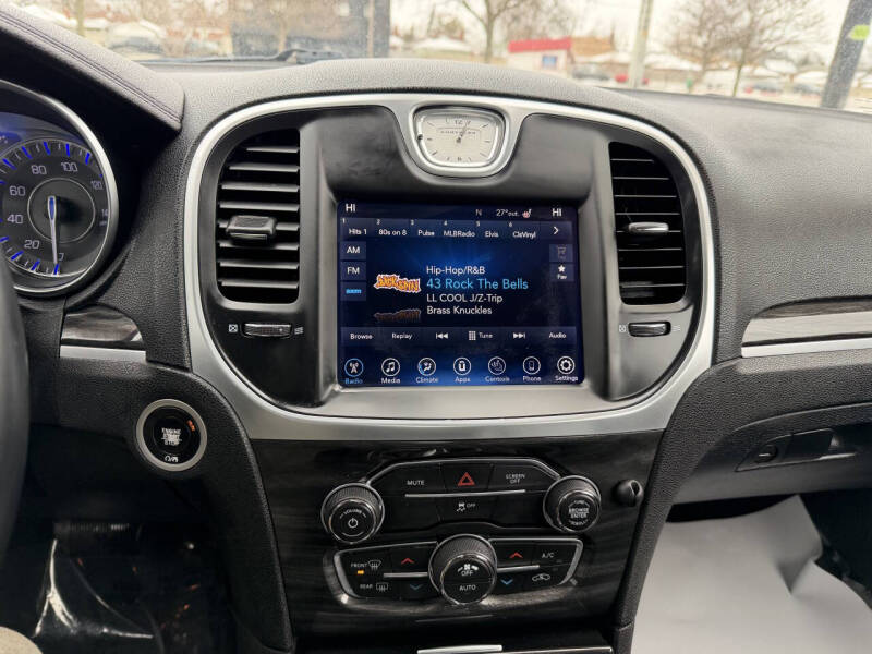 2017 Chrysler 300 Limited