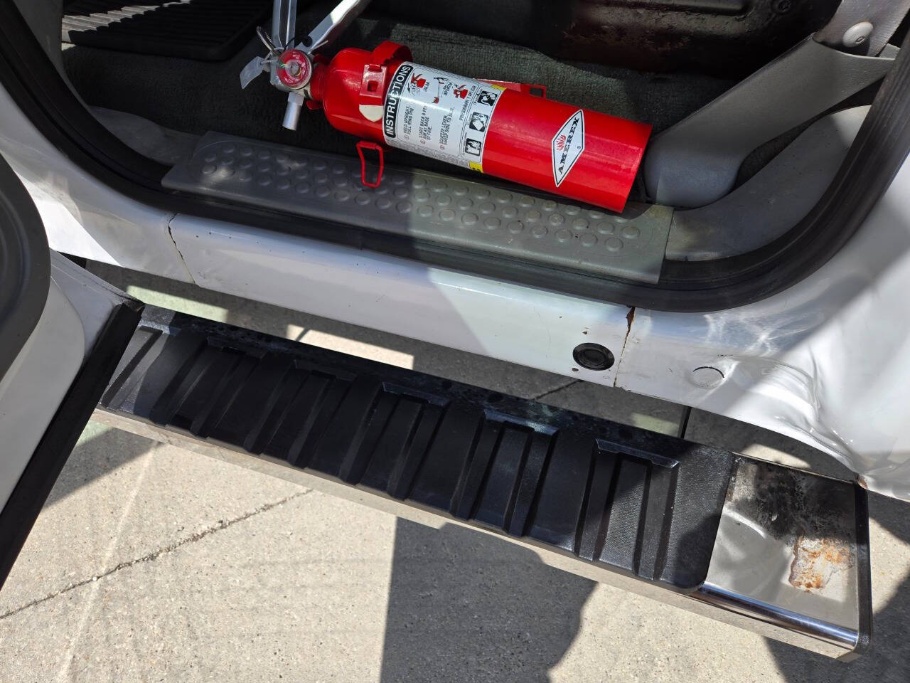 2004 Ford F-550 Super Duty 56