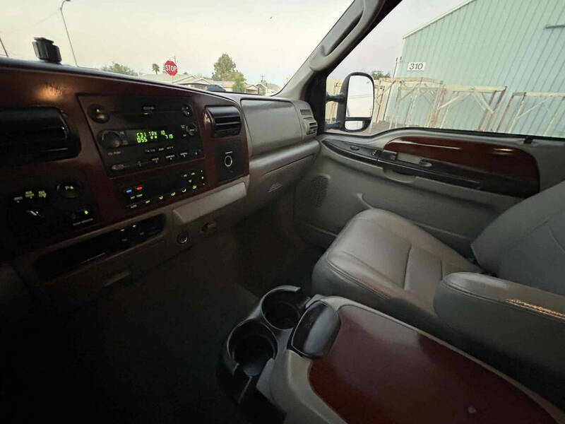 2005 Ford F-350 Super Duty Lariat