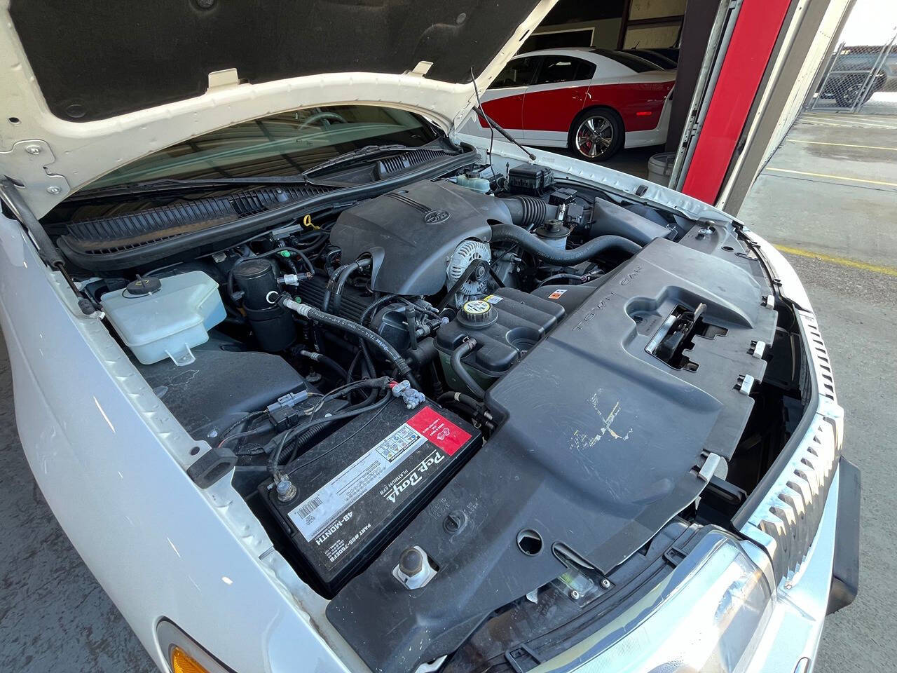 2002 Lincoln Town Car for sale at Carnival Car Company in Victoria, TX