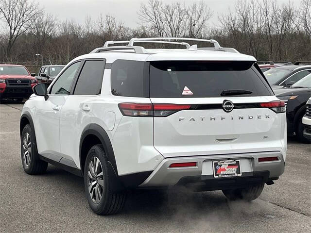 2025 Nissan Pathfinder SL