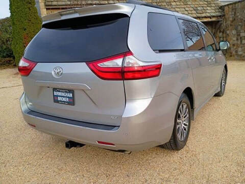 2019 Toyota Sienna XLE 7-Passenger Auto Access Seat