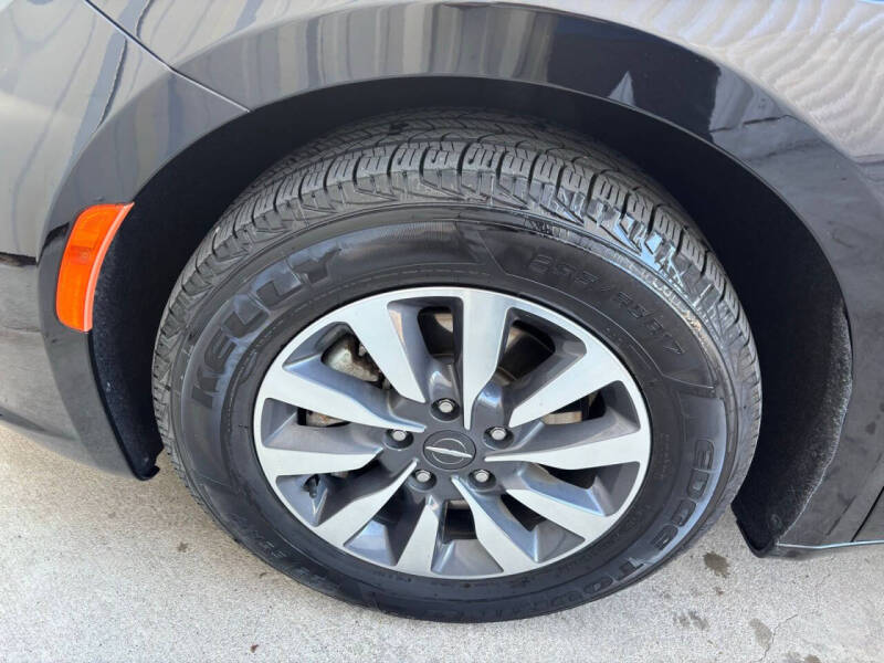 2024 Chrysler Pacifica Plug-In Hybrid Select