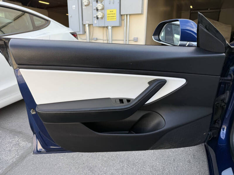 2019 Tesla Model 3 Standard Range Plus