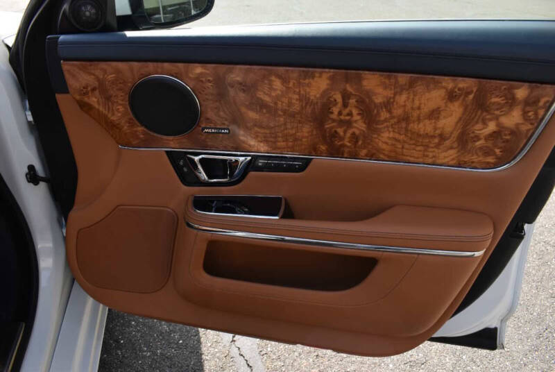 2014 Jaguar XJ