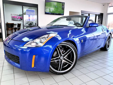 2005 Nissan 350Z for sale at SAINT CHARLES MOTORCARS in Saint Charles IL