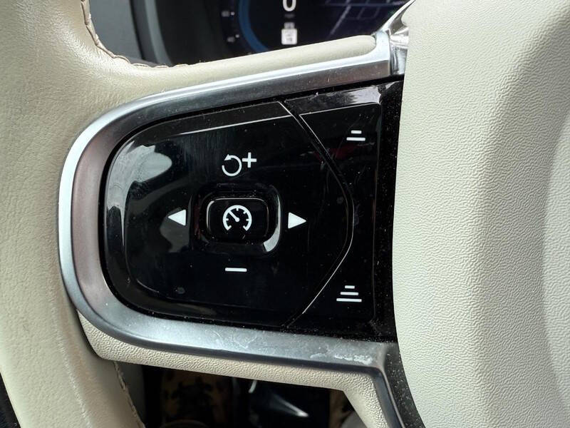 2023 Volvo XC90 B5 Plus Bright Theme