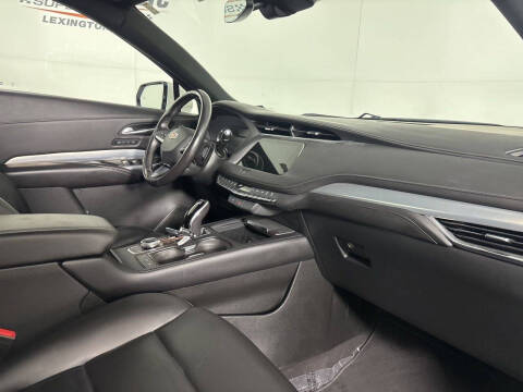 2022 Cadillac XT4 Premium Luxury