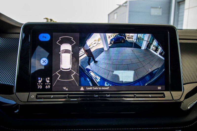 2024 Volkswagen Atlas Cross Sport SEL R-Line 4Motion