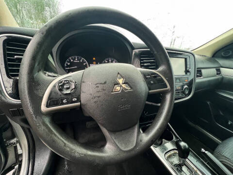 2018 Mitsubishi Outlander ES