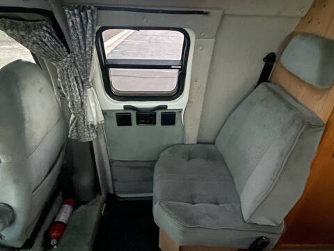 2000 Roadtrek 200 Versatile