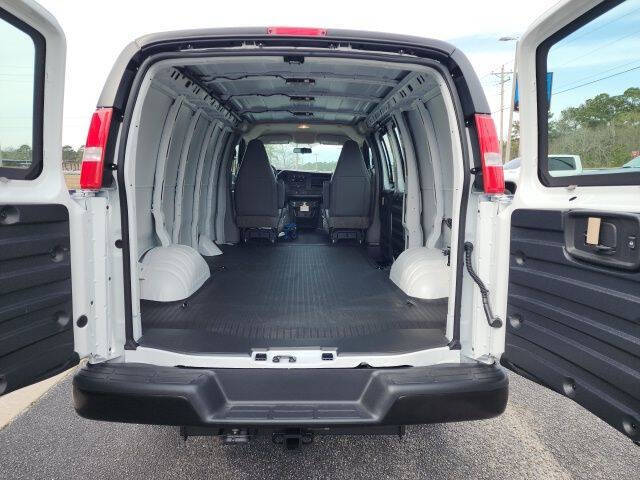 2025 Chevrolet Express 2500