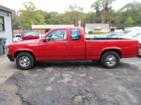 1995 Dodge Dakota for sale at HARDIN AUTOS in Jonesboro GA