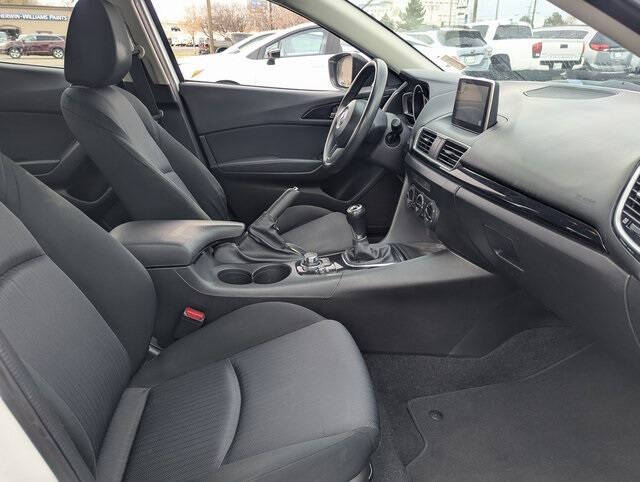 2015 Mazda MAZDA3 i Sport