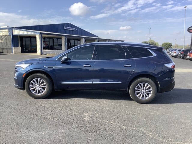 2023 Buick Enclave Essence