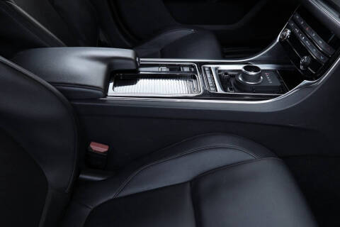 2017 Jaguar XF 35t Premium