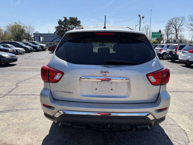 2017 Nissan Pathfinder S
