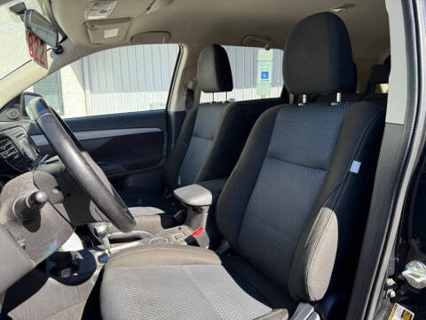 2016 Mitsubishi Outlander SE