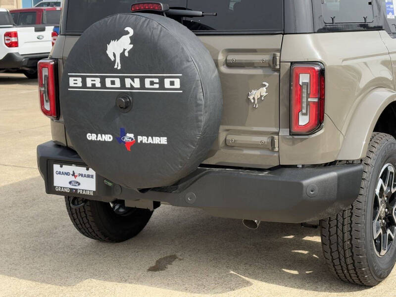 2026 Ford Bronco Outer Banks