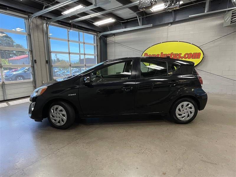 2016 Toyota Prius c Two