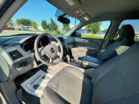 2011 Chevrolet Traverse LS