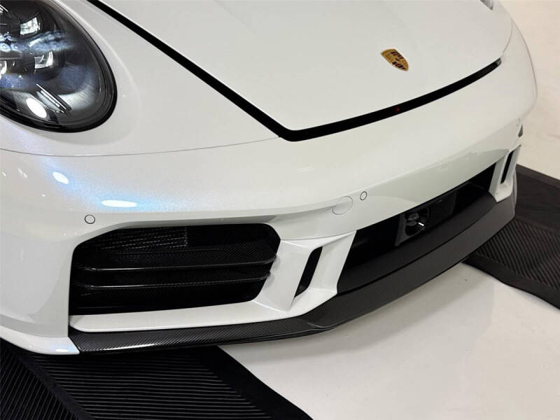 2025 Porsche 911 Carrera