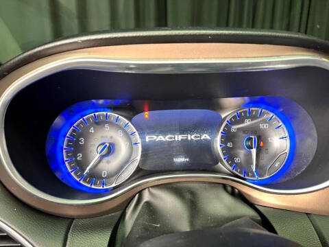 2017 Chrysler Pacifica Touring-L Plus