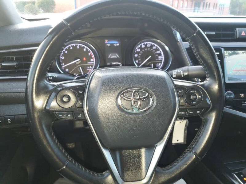 2020 Toyota Camry SE