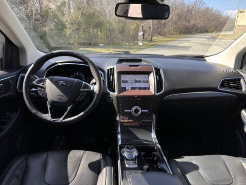 2020 Ford Edge Titanium