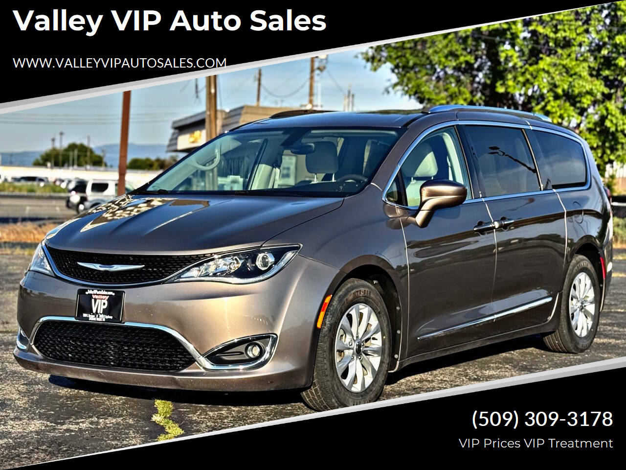 Tan 2018 Chrysler Pacifica Touring L Plus Touring L Plus 4dr Mini-Van 1