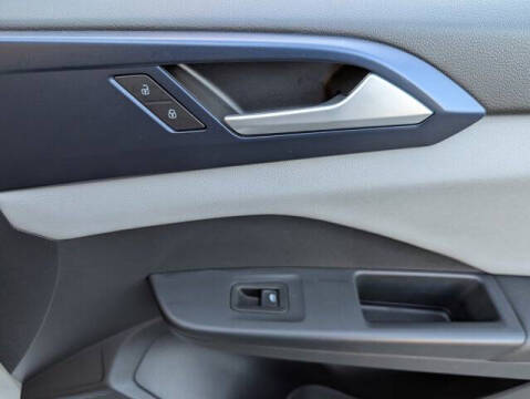 2023 Volkswagen Taos SE 4Motion