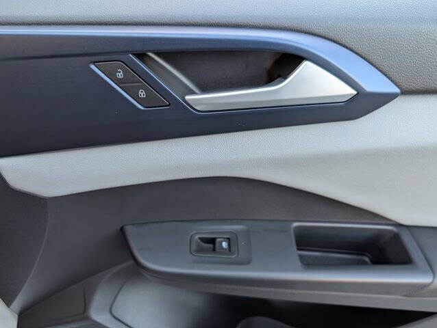 2023 Volkswagen Taos SE 4Motion