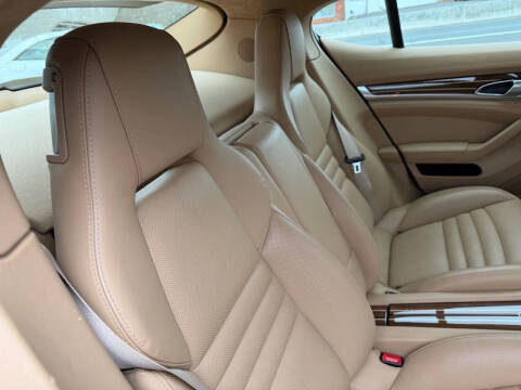 2015 Porsche Panamera GTS