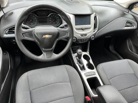 2017 Chevrolet Cruze LS Auto