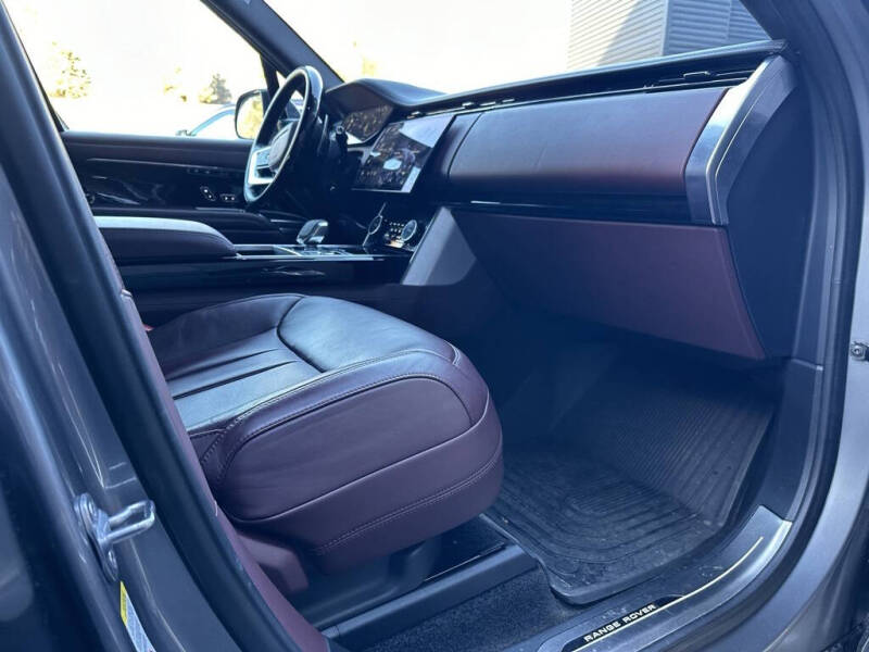 2023 Land Rover Range Rover P530 SE