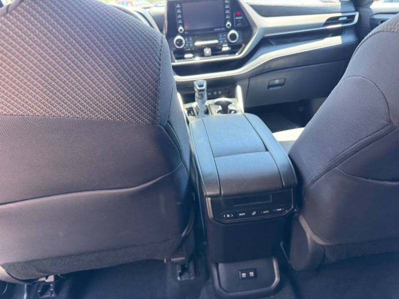 2021 Toyota Highlander LE