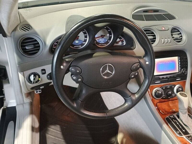 2005 Mercedes-Benz SL-Class 33