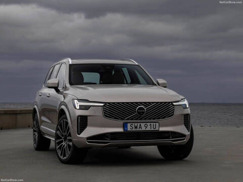 2025 Volvo XC90 B5 Core Bright Theme