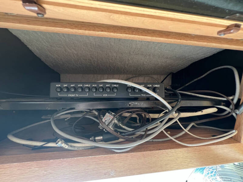 2001 Winnebago Journey 36L