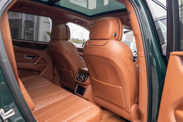 2017 Bentley Bentayga 39