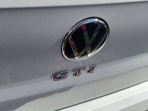2022 Volkswagen Golf GTI SE