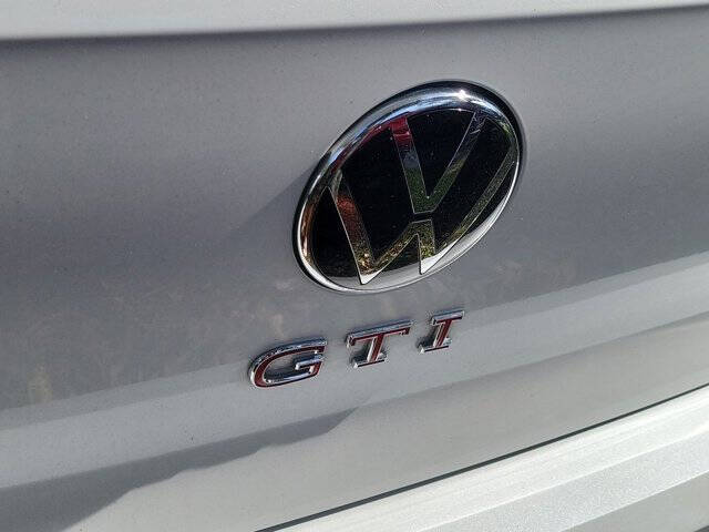 2022 Volkswagen Golf GTI SE