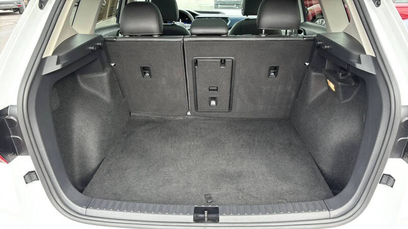 2023 Volkswagen Taos SE 4Motion