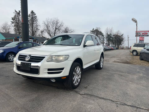 2009 Volkswagen Touareg 2 for sale at Innovative Auto Sales,LLC in Belle Vernon PA