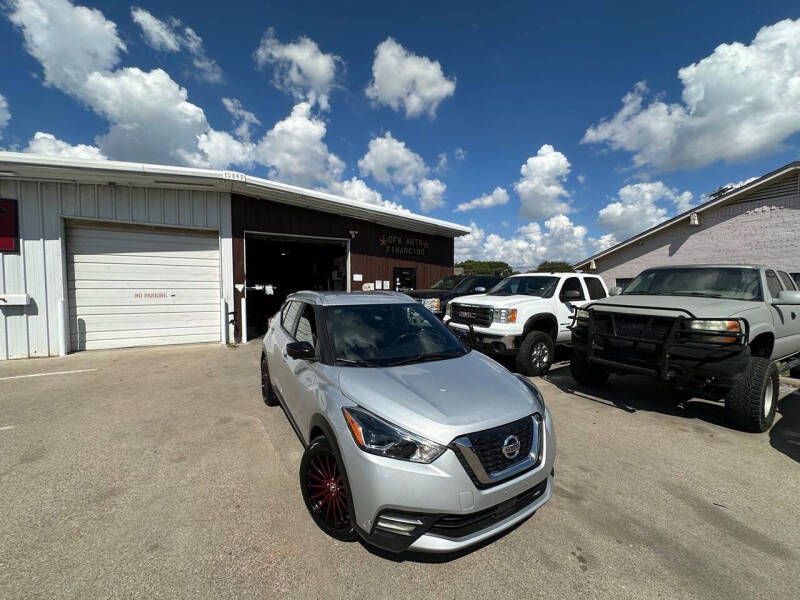 2020 Nissan Kicks SR