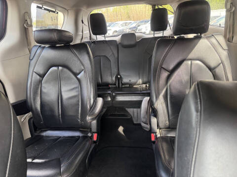 2017 Chrysler Pacifica Touring-L