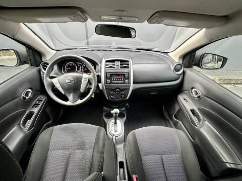 2017 Nissan Versa 1.6 SV