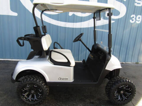 2017 E-Z-GO RXV