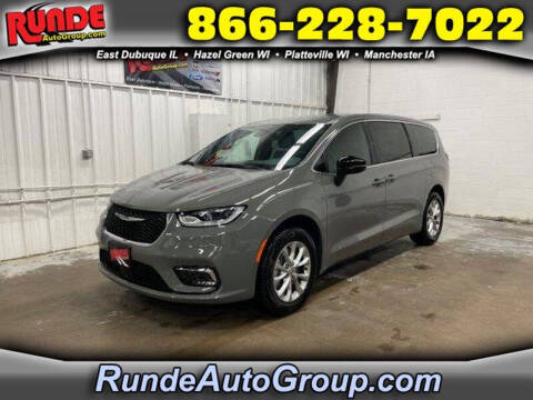 2025 Chrysler Pacifica for sale at Runde PreDriven in Hazel Green WI